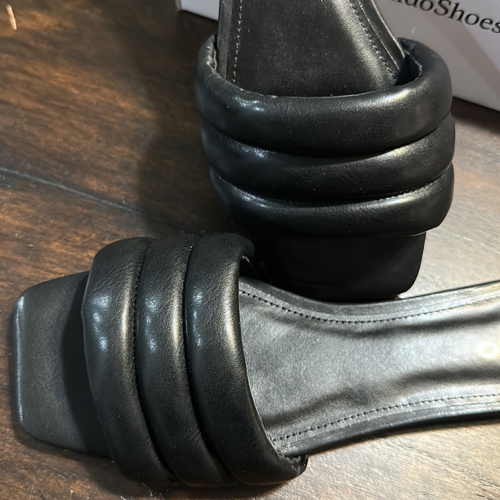 New in box!  ALDO Black Sandals - Size 8-1/2. - Picture 7 of 10